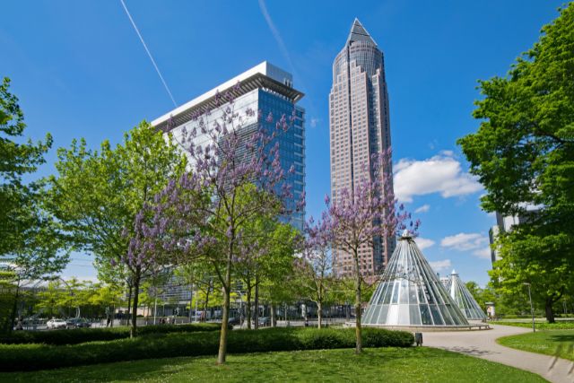 Messeturm in Frankfurt a. M. - Sitz der AMLA